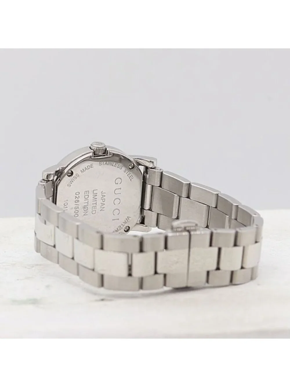 Gucci Round 026/500 Quartz White Shell Dial Watch